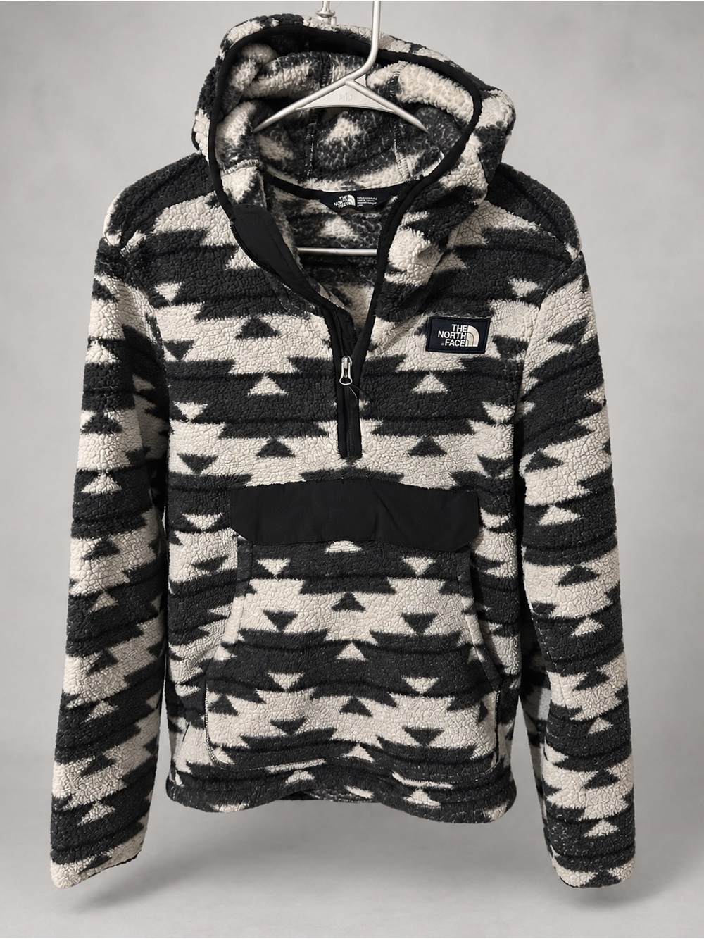 Men’s Sm. The North Face Black & White Geometric Sherpa Half-Zip Hoodie